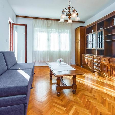 Lovely Apartment In Podstrana With Kitchen エクステリア 写真