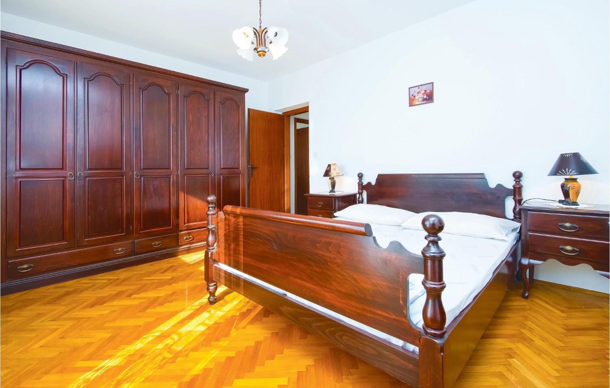 Lovely Apartment In Podstrana With Kitchen エクステリア 写真