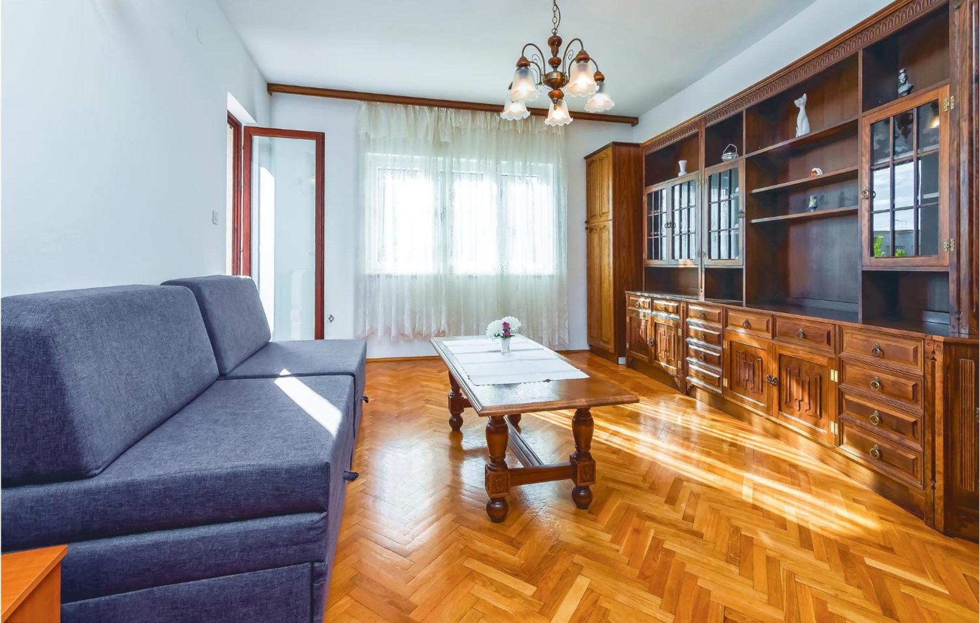 Lovely Apartment In Podstrana With Kitchen エクステリア 写真