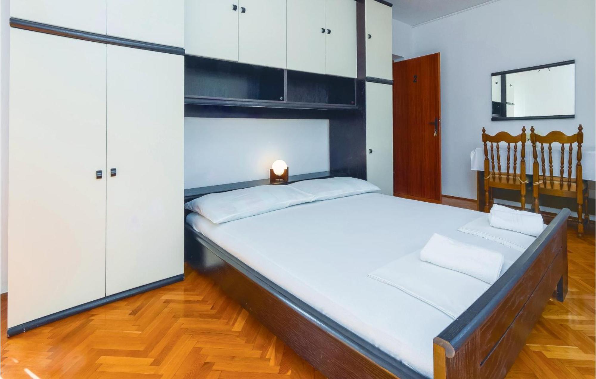 Lovely Apartment In Podstrana With Kitchen エクステリア 写真